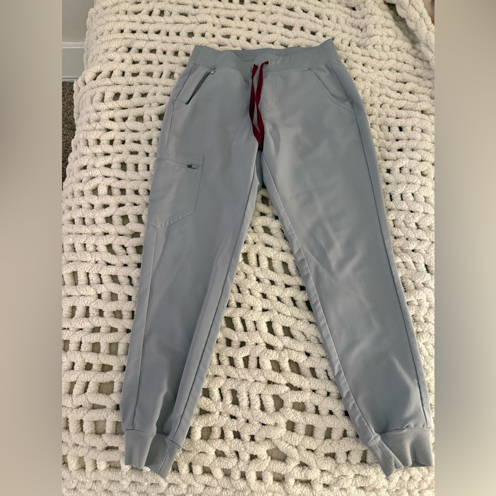 Figs Gray Scrub Pants size small